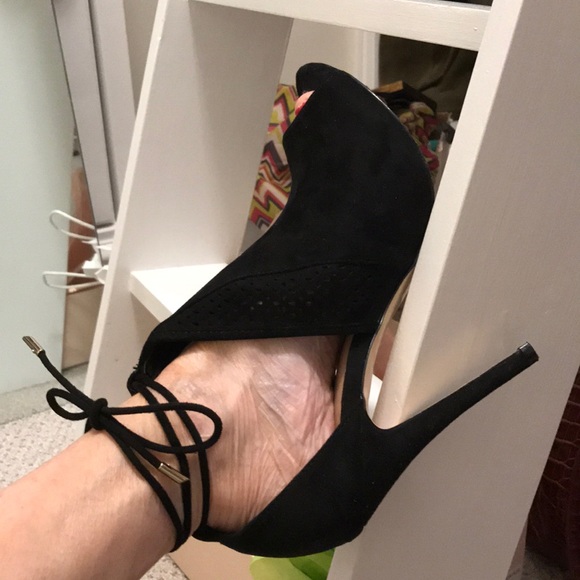 Beautiful Black Suede Stilettos - Picture 5 of 6